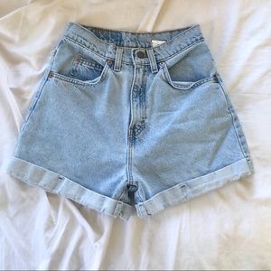 Vintage Levi Highwaisted Shorts